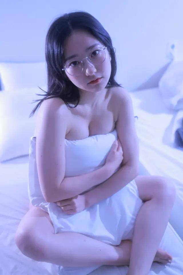 Sehee (세희): Moist & Real Feeling (49 photos + 1 video)
