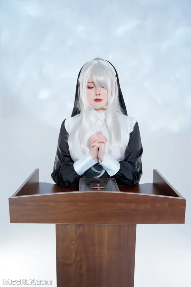 Coser@Natsuko夏夏子: 反差修女 (40 photos + 1 video)