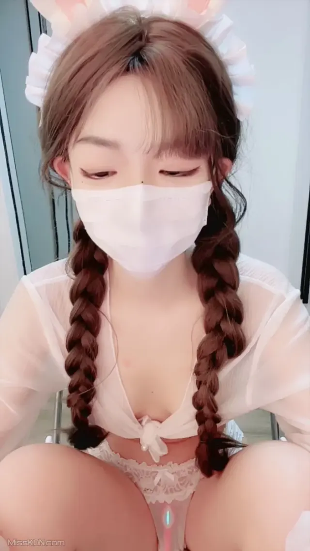 顾只只(苏晴): 甜御完美结合的喷水姬女神视频合集 #01 (42 photos + 4 videos)