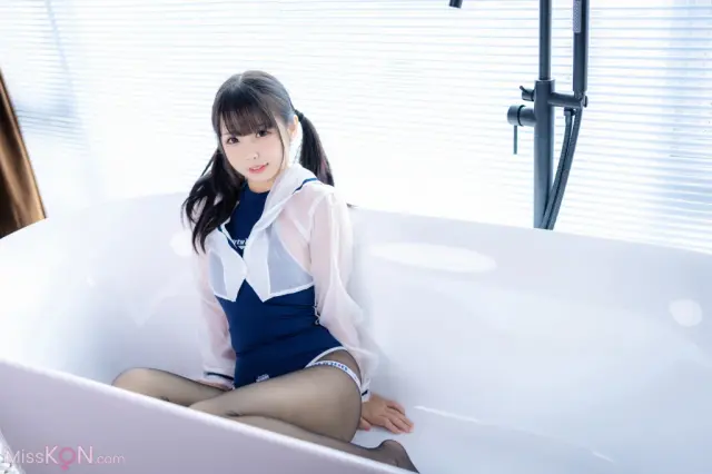 Coser@十万珍吱伏特:（香川澪） 碧波·浴缸死库水 (68 photos)