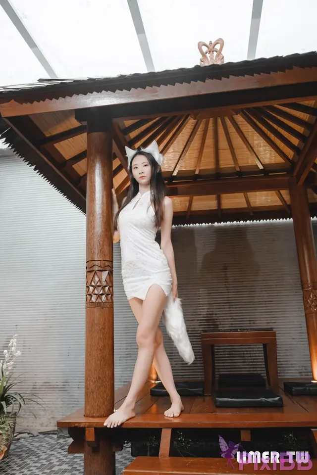 [Limerence原创] No.067: EJ&娜娜女王 萌狐出击 TK你的小肉球 (170 photos + 1 video)