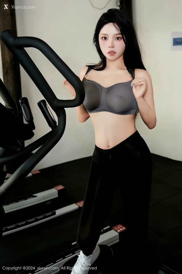 Xiuren秀人网 No.9540 麦田 (82 photos)