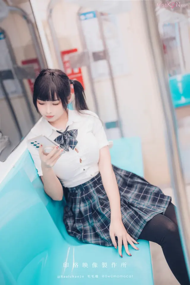 Coser@慕慕Momo: 電車通學少女完整版 (64 photos + 6 videos)