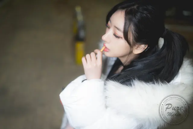 Pure Media Vol.228: Jia (지아) – Moonlight Fallen Angel