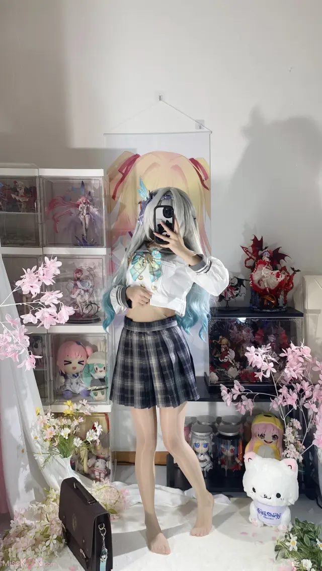 Coser@白栎Shirly: 春日流萤 (130 photos + 25 videos)