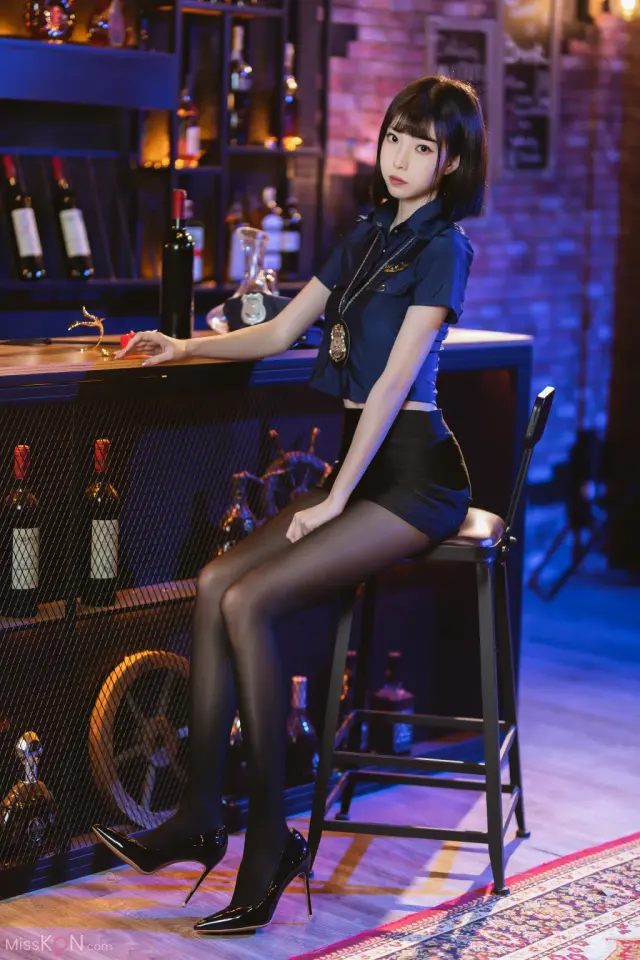 Coser@许岚LAN: 黑丝女警 (60 photos)
