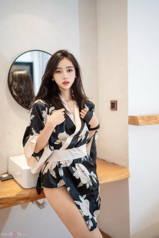 [XR Uncensored] 时安安: R18 秀人网模特 滴蜡 (90 photos)