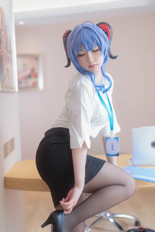 Coser@樱梨梨: 甘雨小秘书 (29 photos)