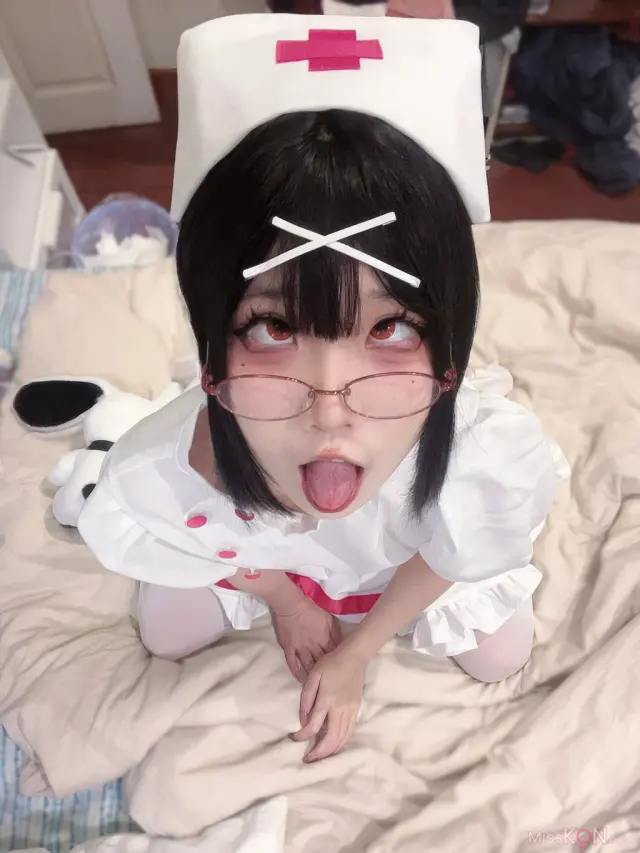 Coser@清水凪 - 夜勤小护士 (24 photos)