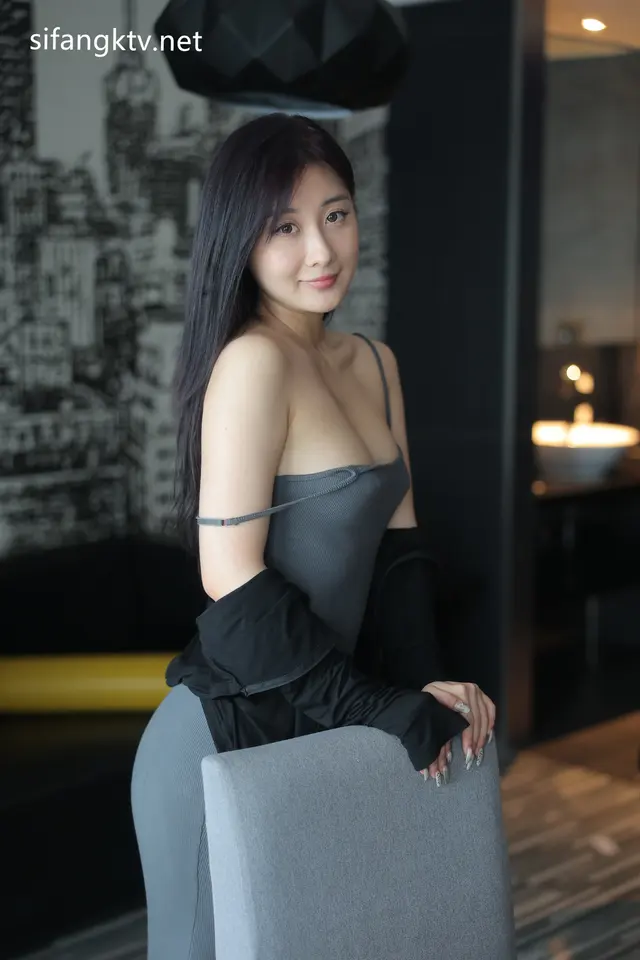 Xiuren Uncensored 顾楚楚Maily – R18 秀人网模特 新晋女神 多套制服惑力十足 EP.21 (200 photos)