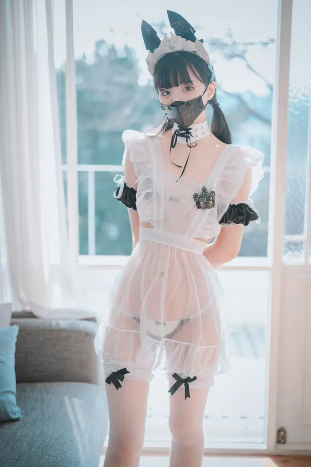 DJAWA Photo – Jeong Jenny (정제니): “Maid Mansion”