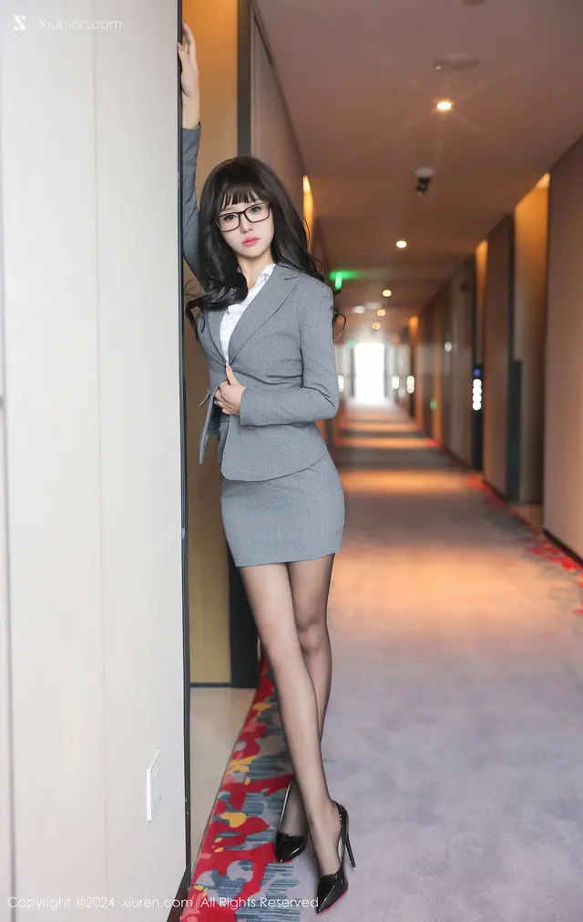 Xiuren秀人网 No.8496 金小依 (82 photos)