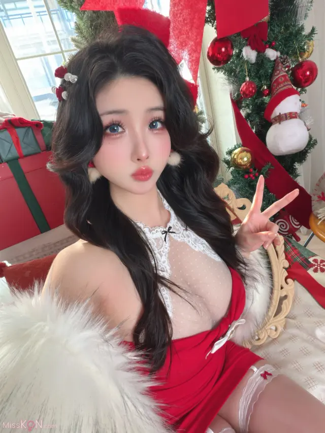 Coser@rioko凉凉子: 2025圣诞特别篇 (56 photos + 8 videos)