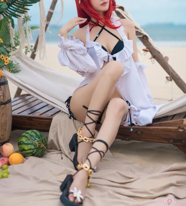 Coser@阿包也是兔娘: 明日方舟 史尔特尔泳装 (50 photos)