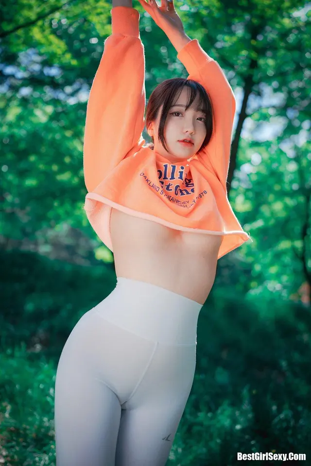 손예은 Naughty Trekking B