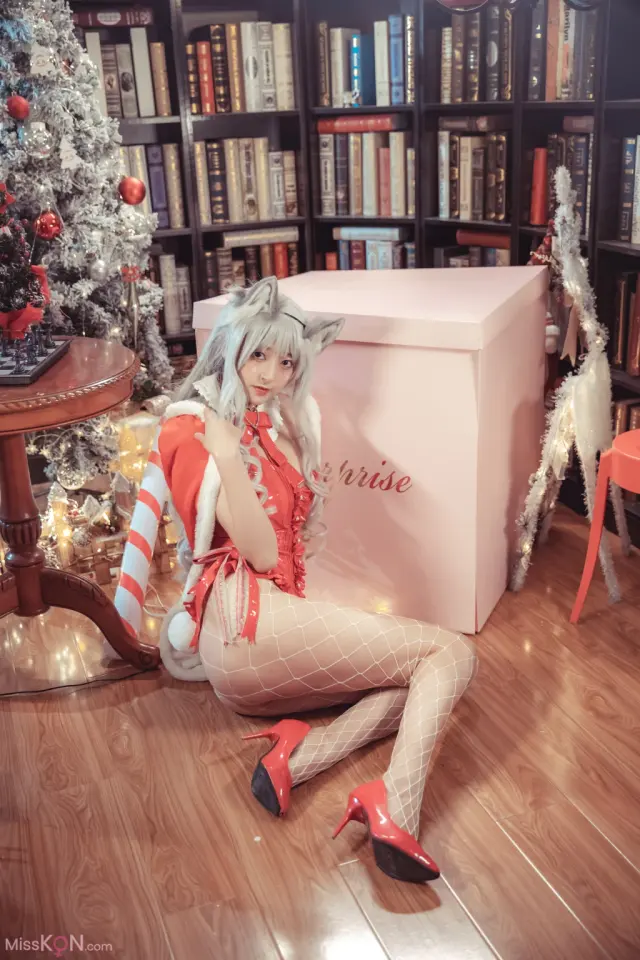 Coser@刺青Poi & 冬马路纱: 驯鹿与狼 (40 photos)