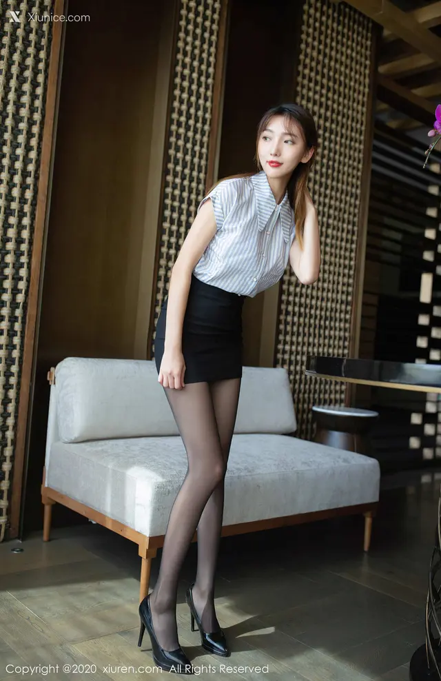 Xiuren秀人网 No.2810 陆萱萱 (56 photos)