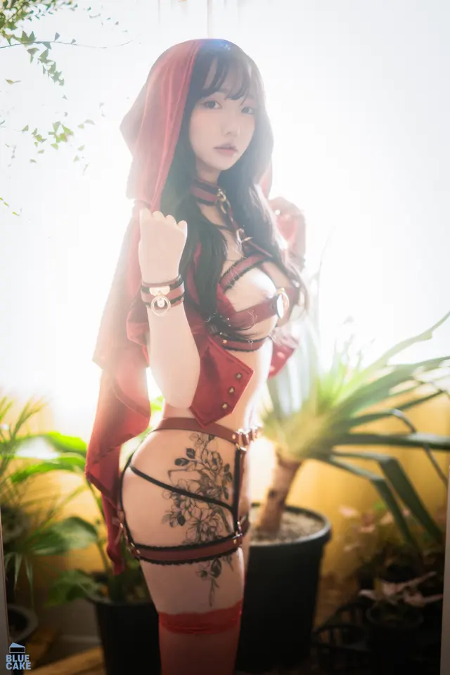 [Bluecake] YeEun – REDHOOD SM (155 photos)