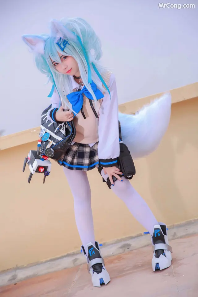 Coser@G44不会受伤 Vol.045: 少女前线 PA15校服 (33 photos)