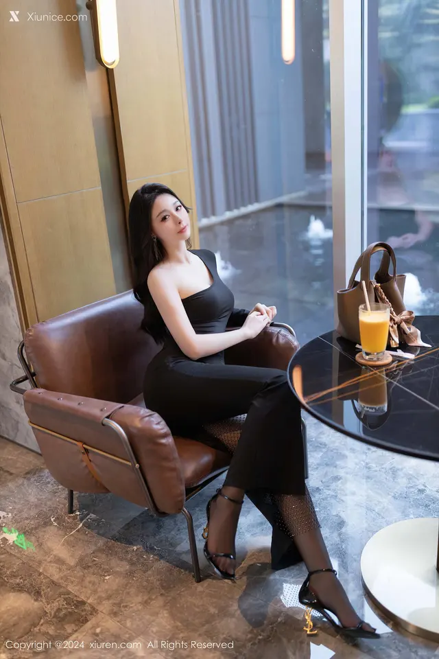 Xiuren秀人网 No.9386 小逗逗 (79 photos)