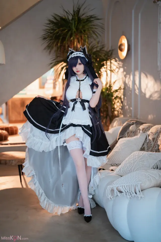 Coser@面饼仙儿: 碧蓝航线 奥古斯特 女仆 (43 photos)