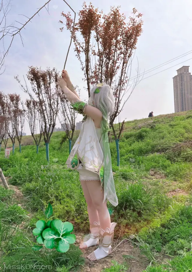 Coser@软萌兔兔酱: COS草神纳西妲，水晶棒玩弄娇嫩菊花小骚穴，水嫩一线天白虎嫩B (74 photos + 1 video)