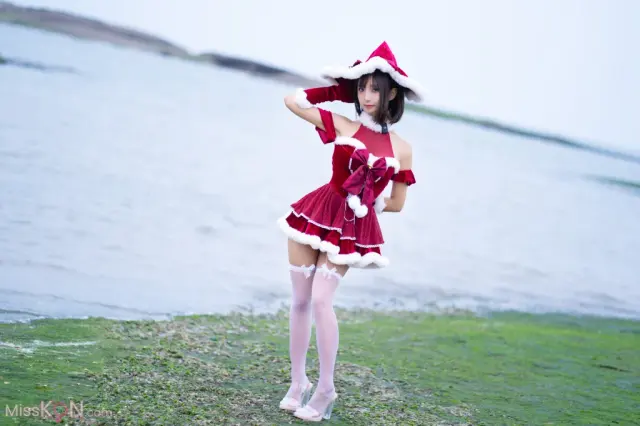 Coser@职业奶妈三水子: 圣诞小裙子 (72 photos)