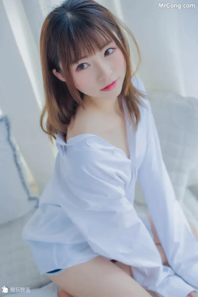Cosplay@兔玩映画 Vol.009: 白衬衫 (48 photos)