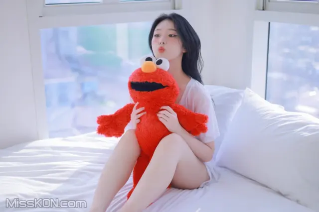 Yeon Woo (연우) – Naked (215 photos + 2 videos)