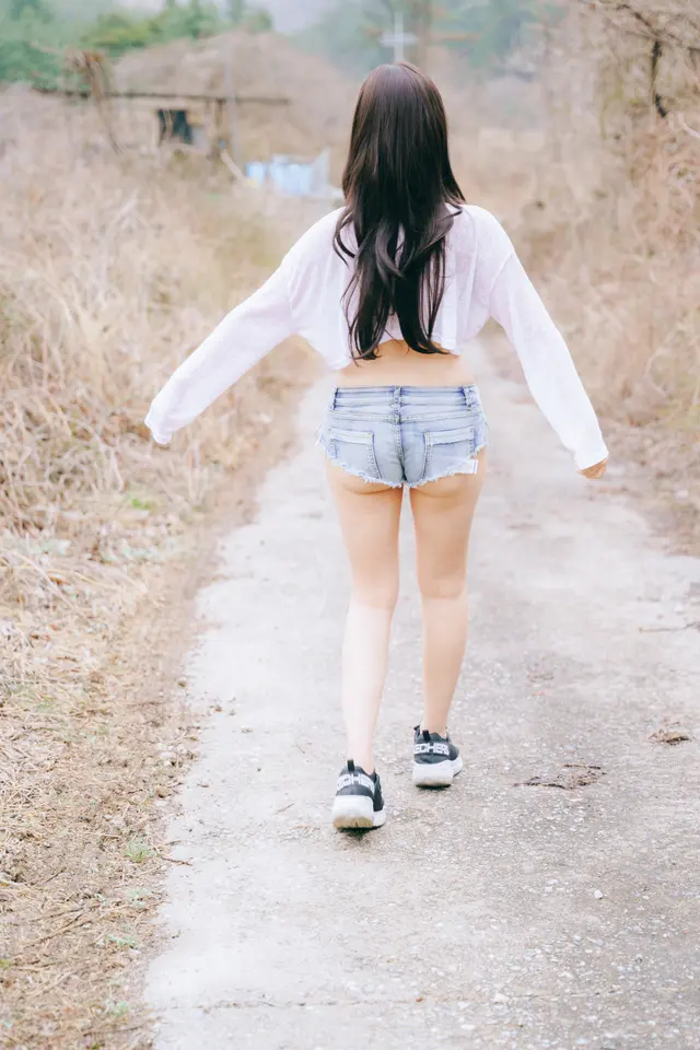 [PUSSYLET] Vol.47: CONY – Exhibitionist