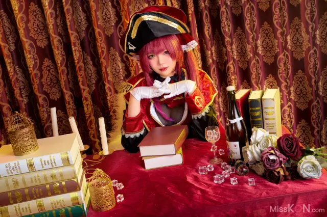 Coser@ZinieQ: Hololive Marine Houshou (34 photos + 8 videos)