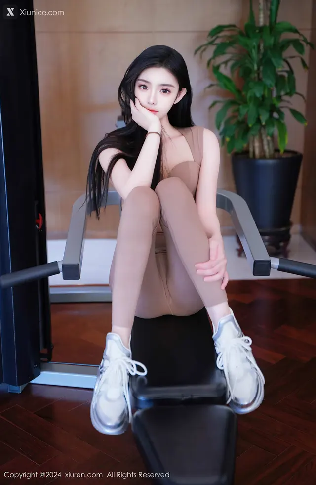 Xiuren秀人网 No.8382 龙雪儿 (75 photos)