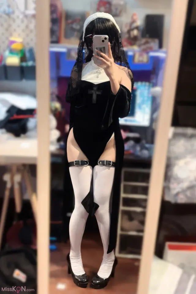 Coser@清水凪: 修女的祷告 (18 photos + 1 video)