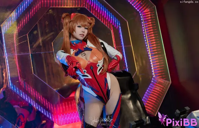 平安夜绿帽献妻 夹着别人的精液回家 (25 photos + 1 video)