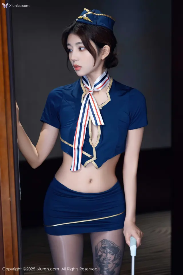 XIUREN No.11112: 姜冉冉_Renee@ (71 photos)