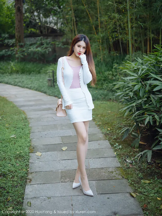 HuaYang Vol.332 Xu An An (徐安安) (52 photos)
