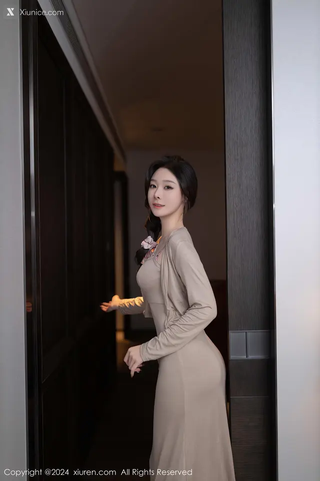 Xiuren秀人网 No.8417 小逗逗 (84 photos)
