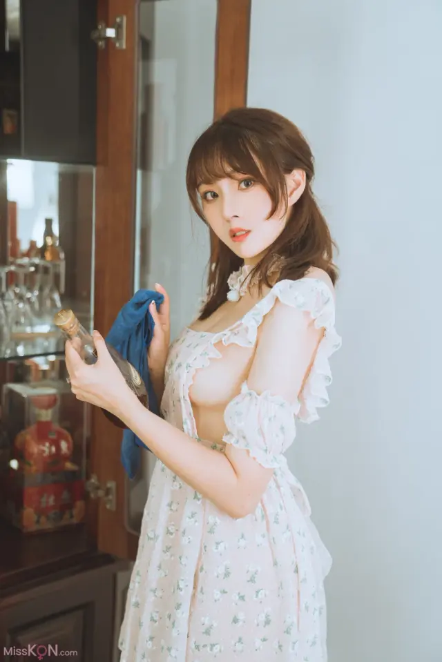 Coser@Natsuko夏夏子: 碎花围裙 (55 photos)