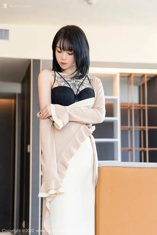 XIUREN No.4700: 奶瓶 (75 photos)