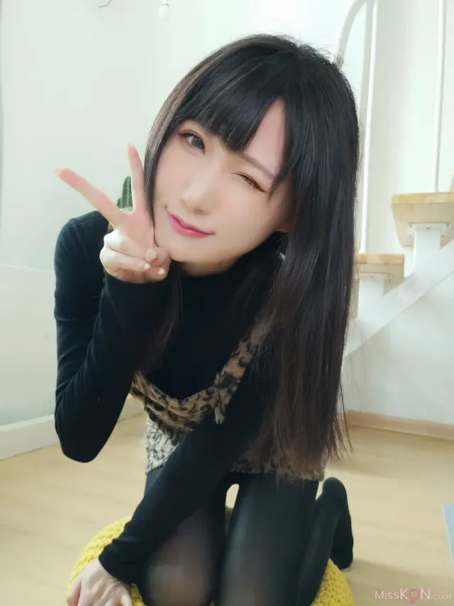 Coser@木之本果: 豹纹常服 (22 photos)