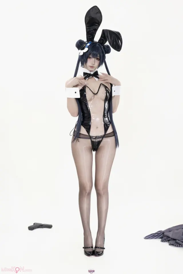 Coser@柒柒要乖哦: 蔚蓝档案 妃咲兔女郎 (26 photos)