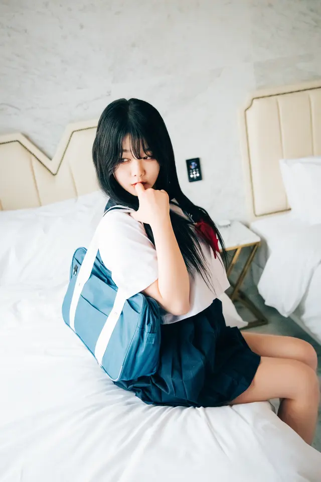 [Loozy] Zia (지아) – Extra Visible (117 photos)