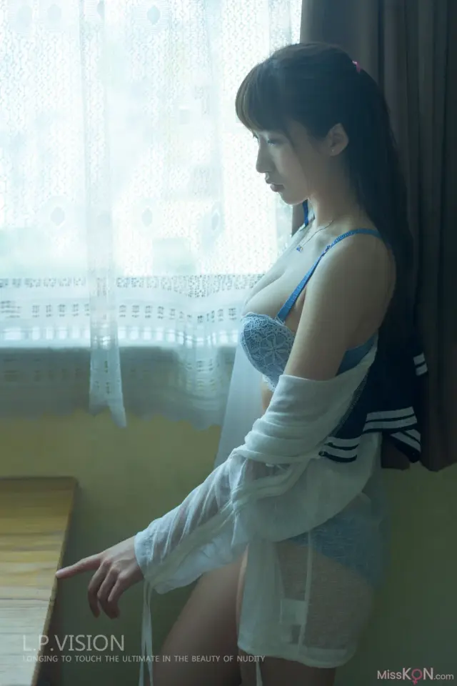 L.P.VISION Photography: 窗前粉嫩的JK小姐姐 (33 photos)