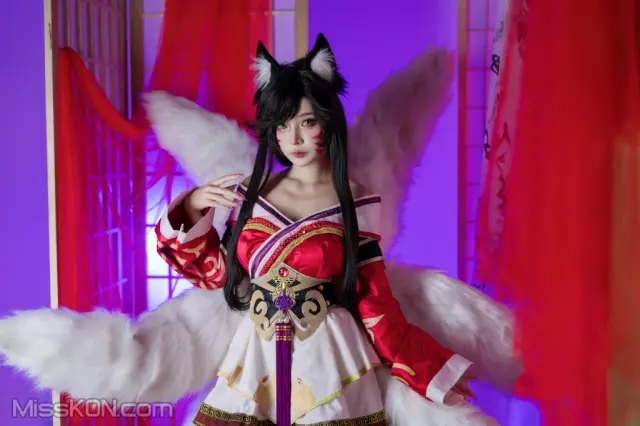 Coser@UmekoJ: Ahri – League of Legends (119 photos + 9 videos)