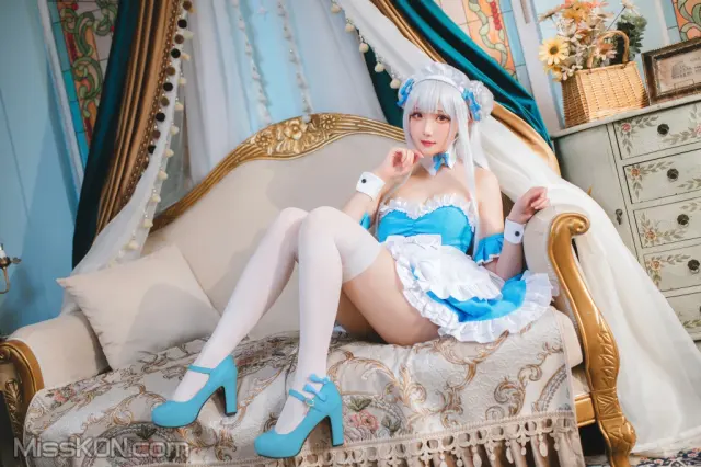 Coser@瓜希酱: 碧蓝航线 小天鹅女仆 (22 photos)