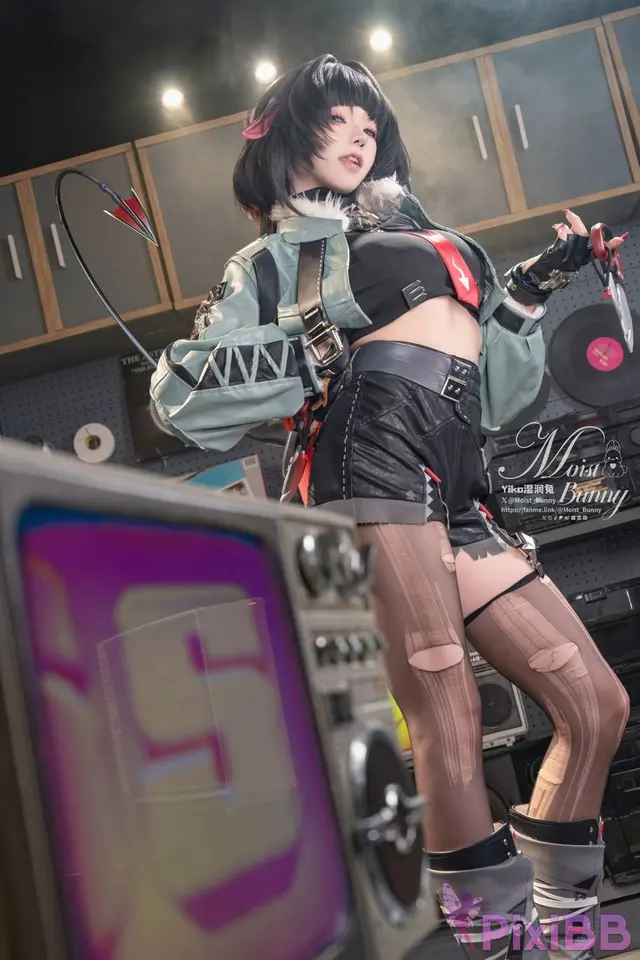 母女花: 极品双女战一男 母女侍情夫 (51 photos + 4 videos)