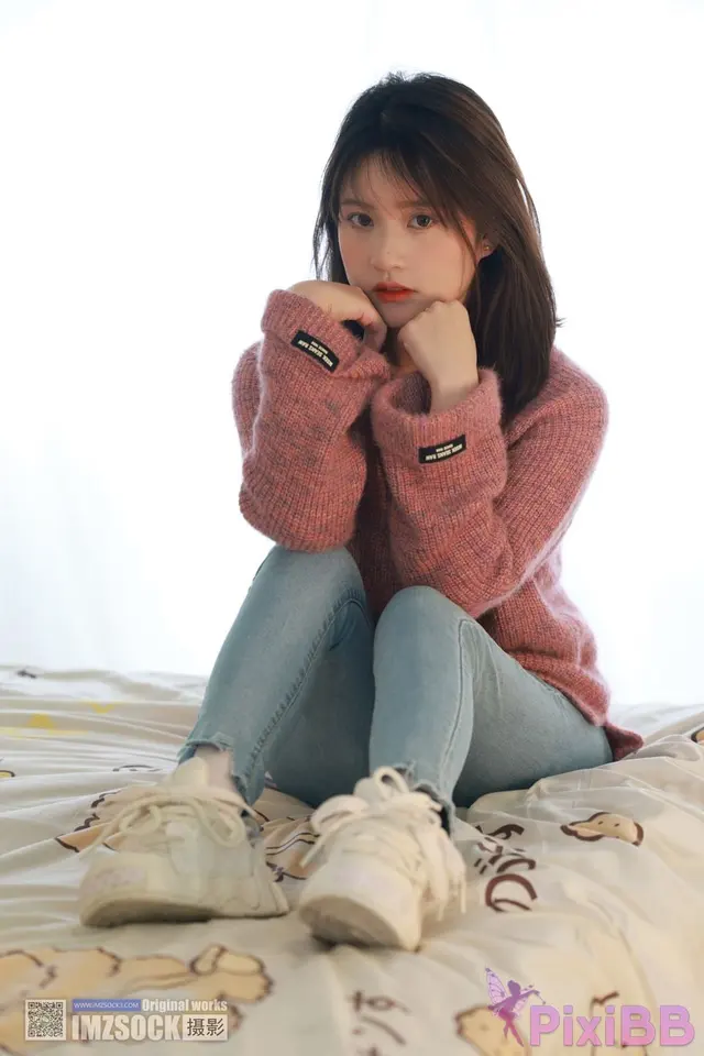 [MZSOCK爱美足] No.323: 小点心 (107 photos + 1 video)
